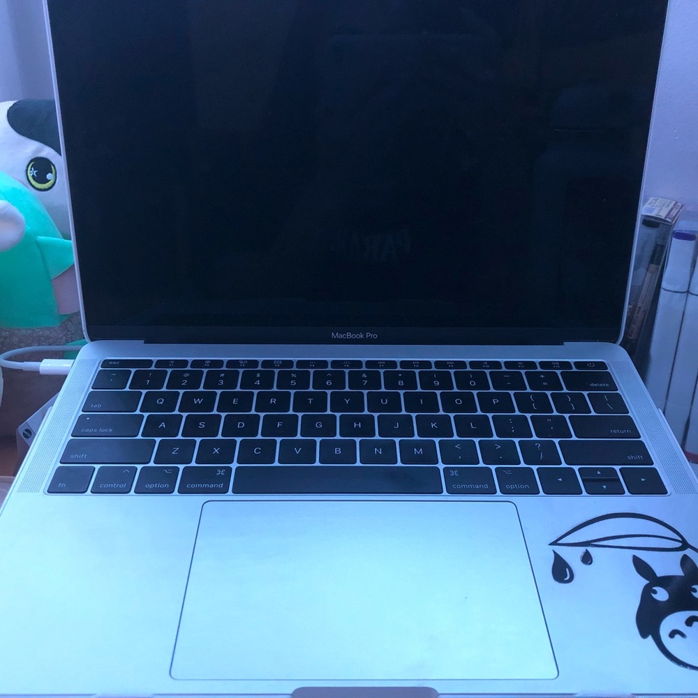 MacBook Pro 2017 - Picture 2 of 5
